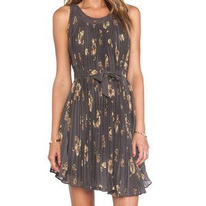 Floral Print Pleated Dress